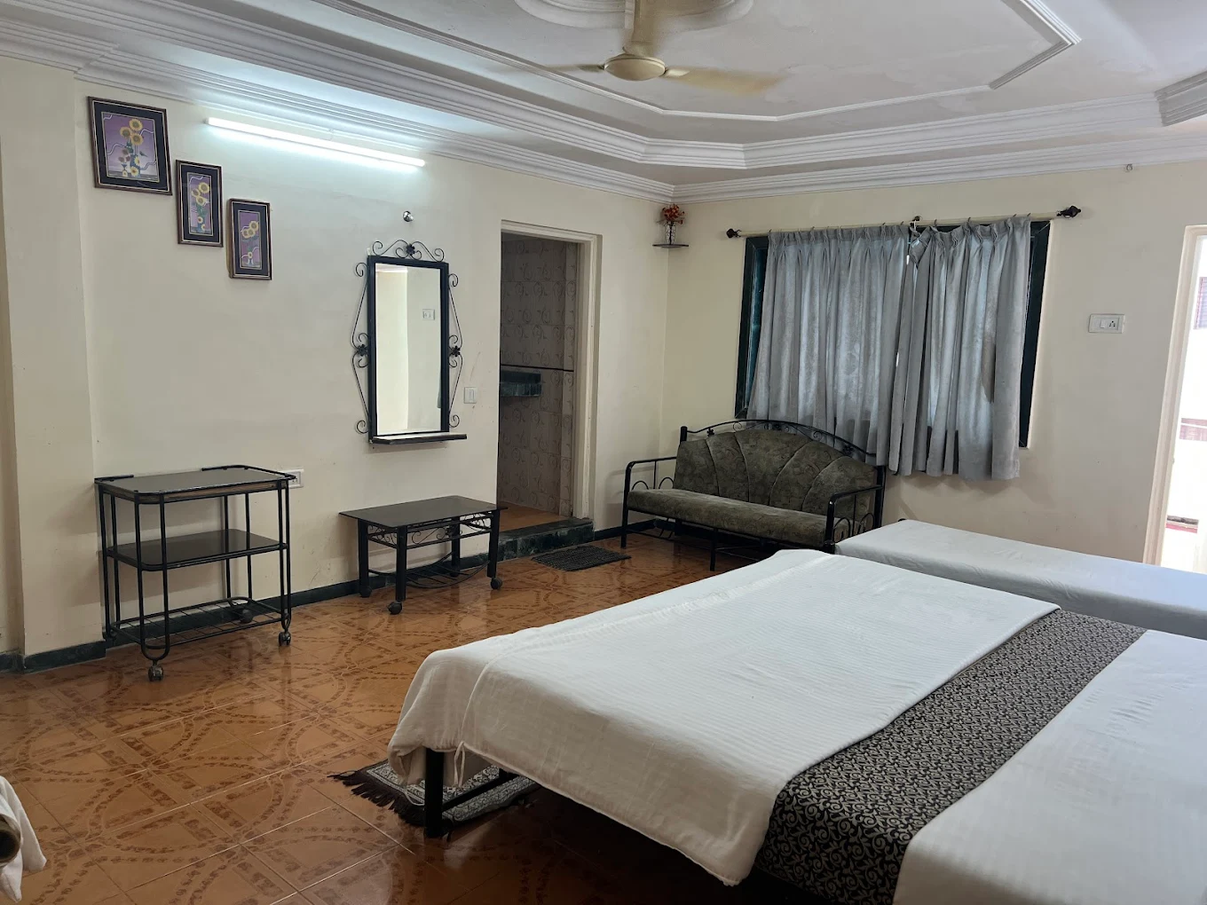 Hotel Sai Village 18